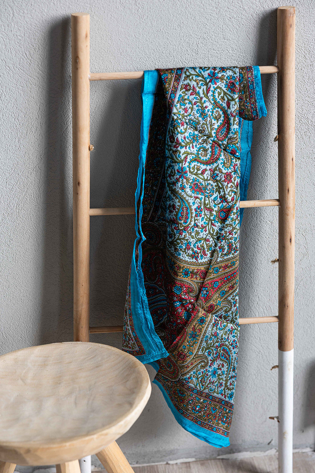 Scarf - 100% Silk - 92x92cm- Paisley Filigree Mint &amp; Turquoise