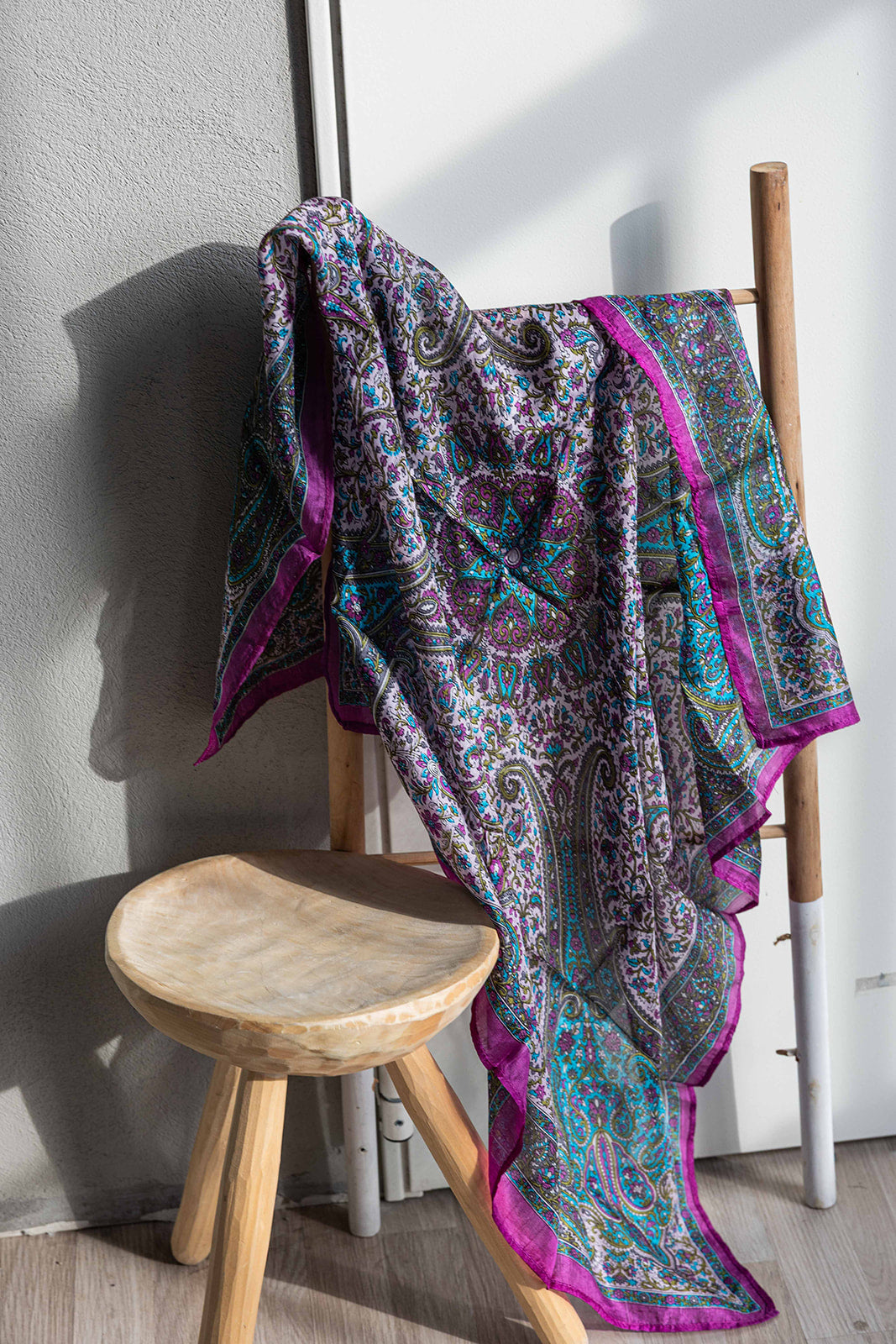 Scarf - 100% Silk - 92x92cm- Paisley Mandala Burgundy Red