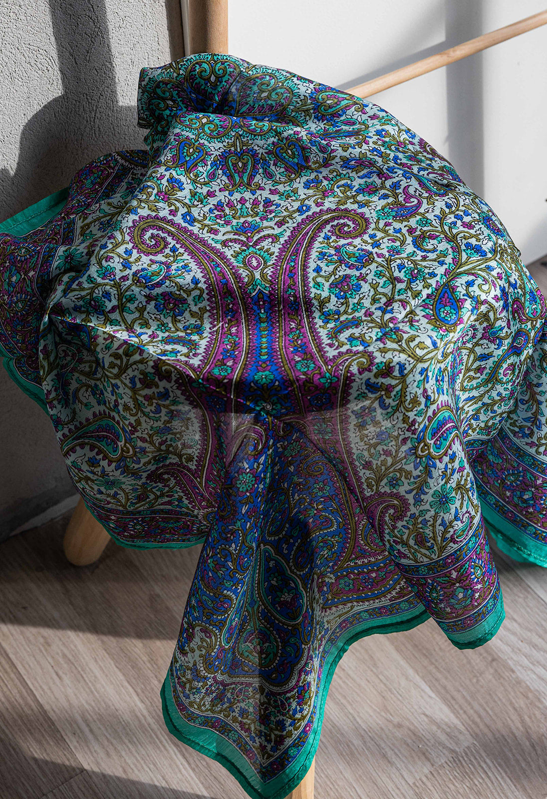 Eșarfă - 100% mătase - 92x92cm - paisley-verde-mov