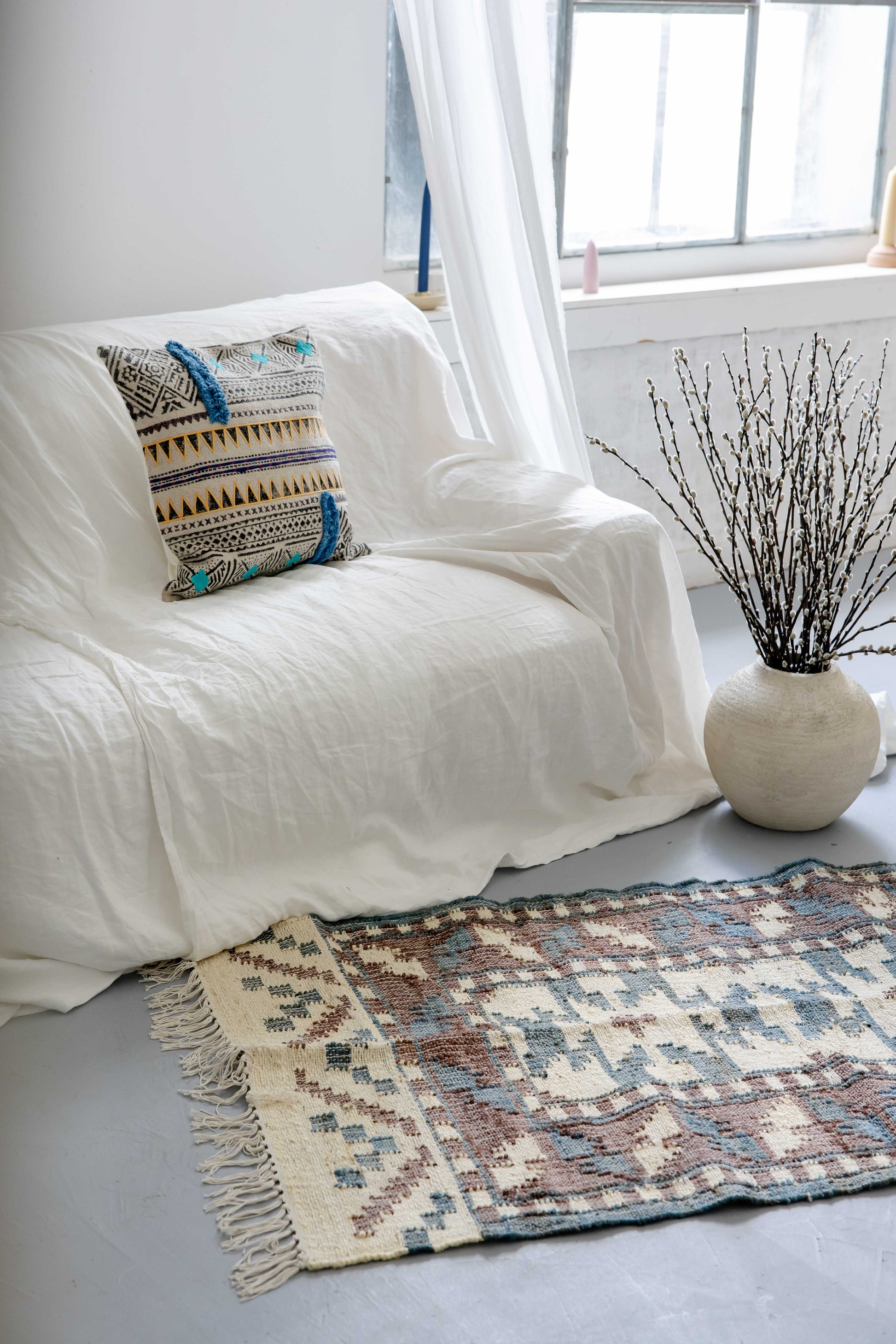 Husă de pernă decorativă - Țesută manual - 100% Bumbac - Model Tribal cu Ciucuri Boho (8)